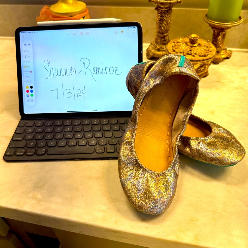Tieks Love Potion 2024 release size 8, brand new in box. Unavailable release.